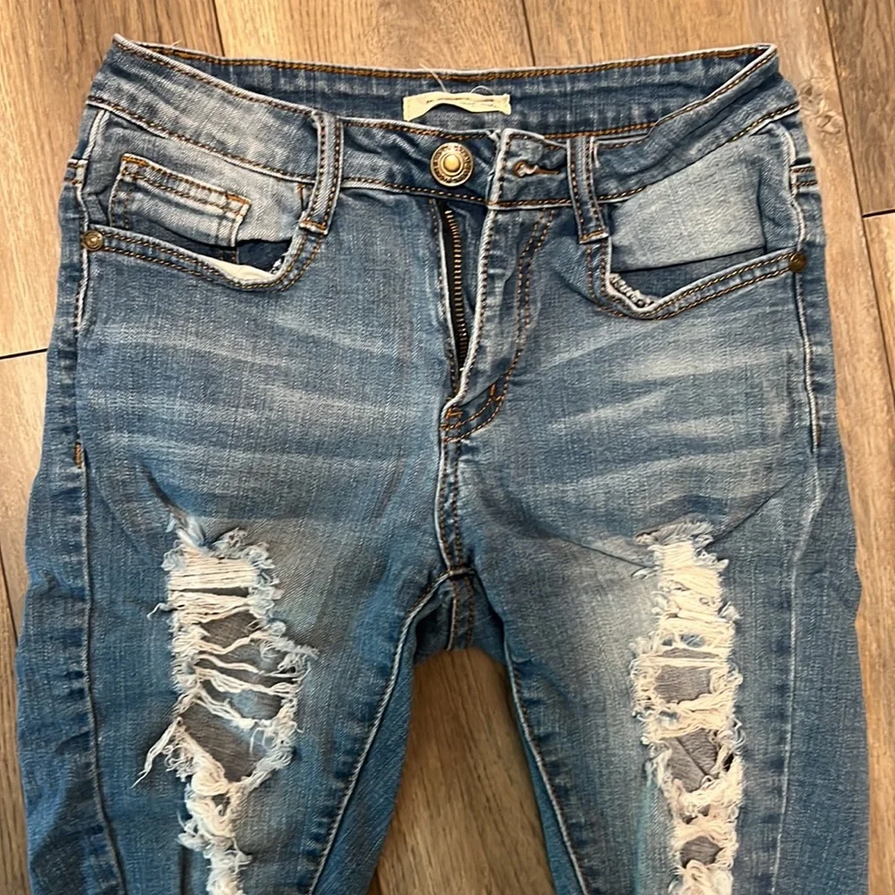 Shorts - Picture 2 of 4